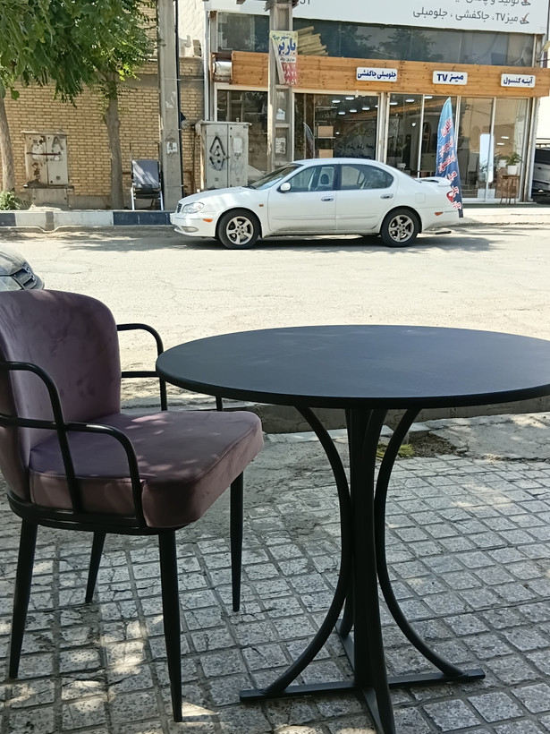 میز مدل پایه گلدانی فلزی سبک کمجا